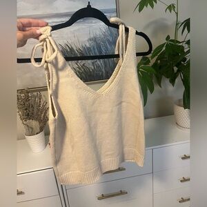Light summer crop tank